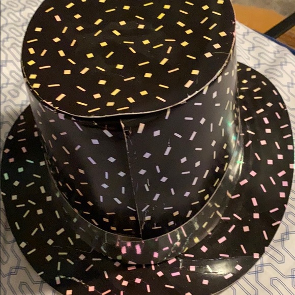 Hello New Years Hat - Picture 15 of 16